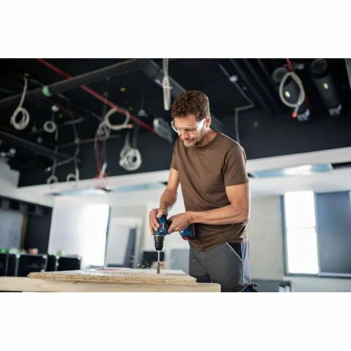 V3H8283DE8DD7026F7036ED128E757BA473R4485838P2